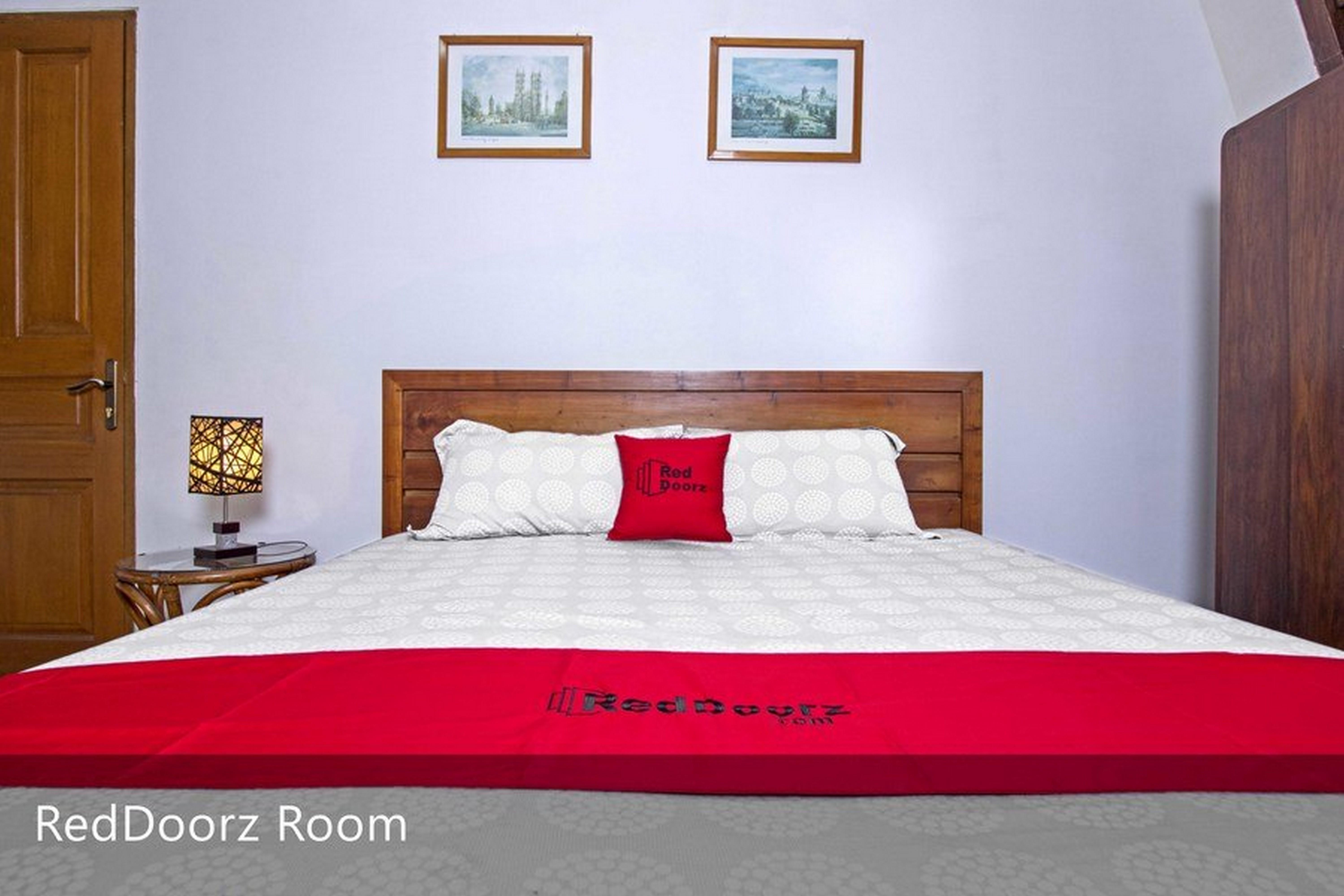 Reddoorz Plus Near Parahyangan University Bandung Exterior photo