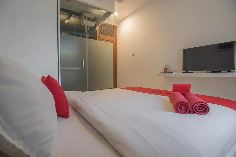 Reddoorz Plus Near Parahyangan University Bandung Exterior photo