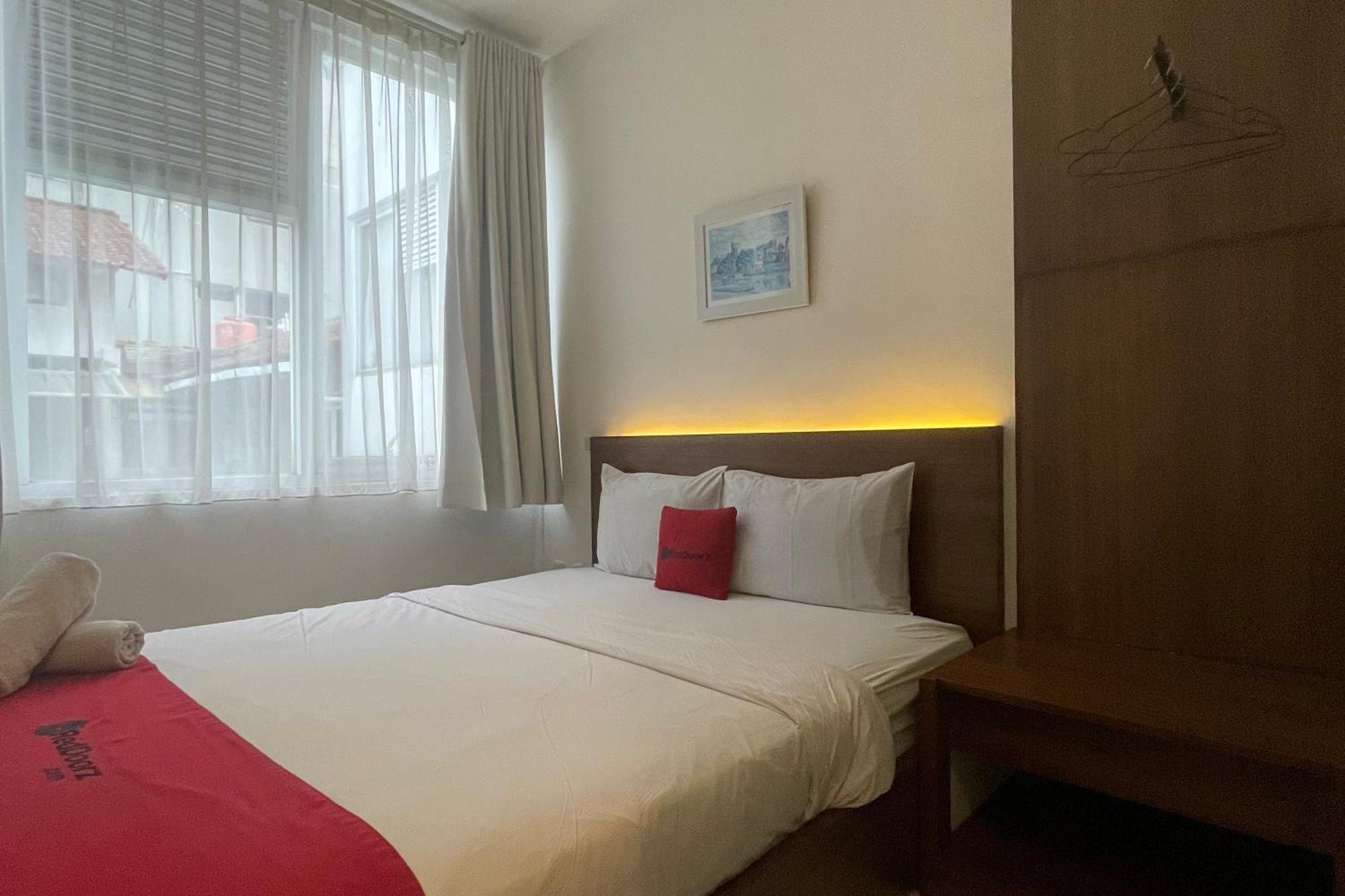 Reddoorz Plus Near Parahyangan University Bandung Exterior photo