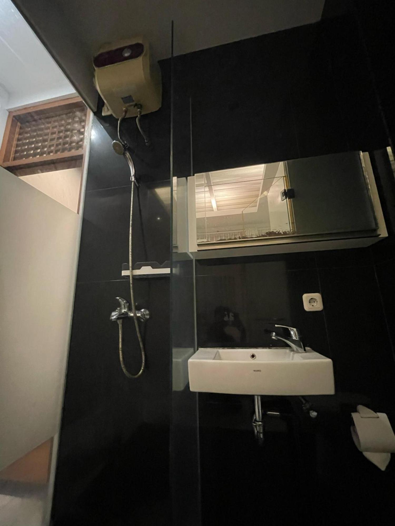 Reddoorz Plus Near Parahyangan University Bandung Exterior photo