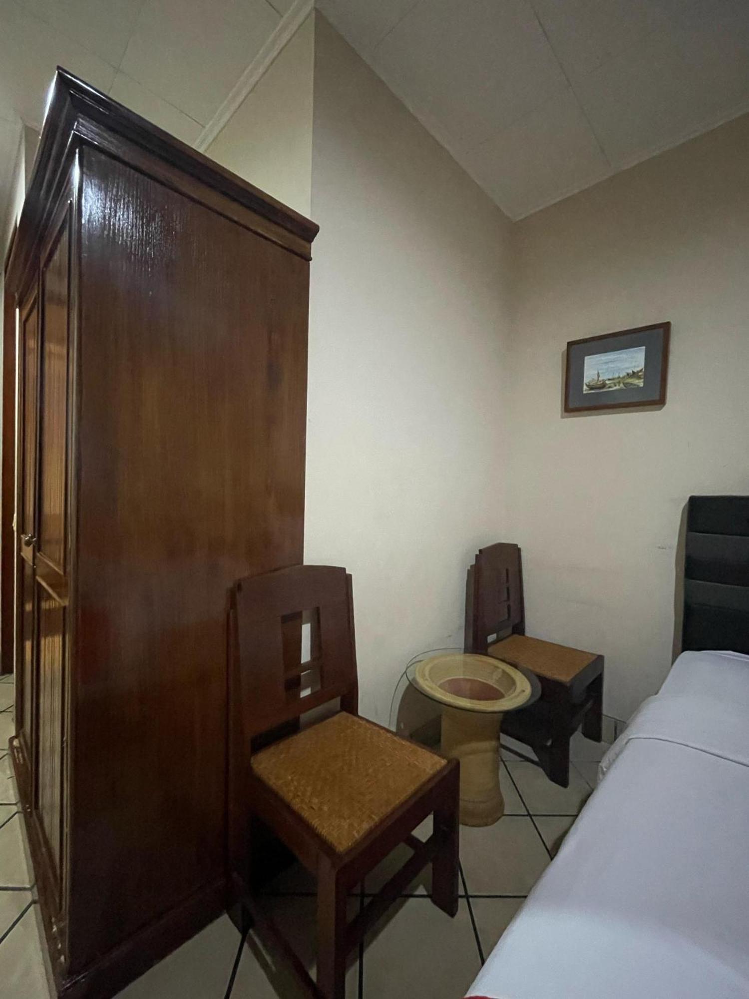 Reddoorz Plus Near Parahyangan University Bandung Exterior photo